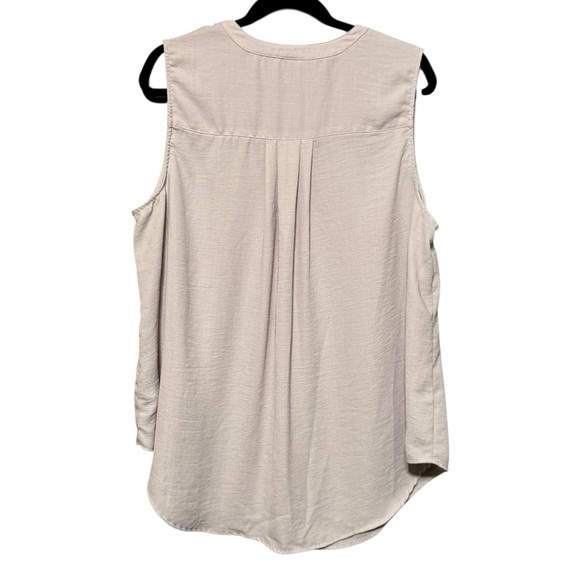 Torrid Harper Gauze Button Down Front Lightweight Sleeveless Back Pleat Blouse - Picture 8 of 13